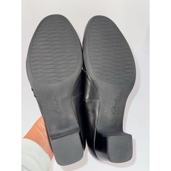 Clarks Rosalyn Adele Black Leather Shootie Block Heel Bootie Pump Office Sz 8 - Picture 14 of 14